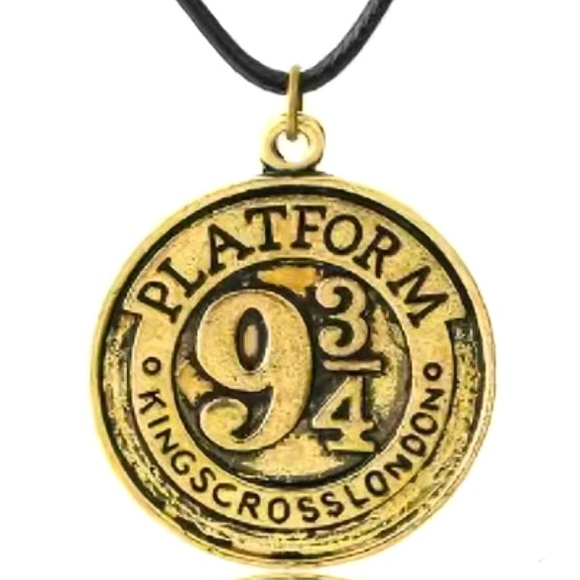Harry Potter Platform 9 3/4 Necklace - Picture 1 of 5